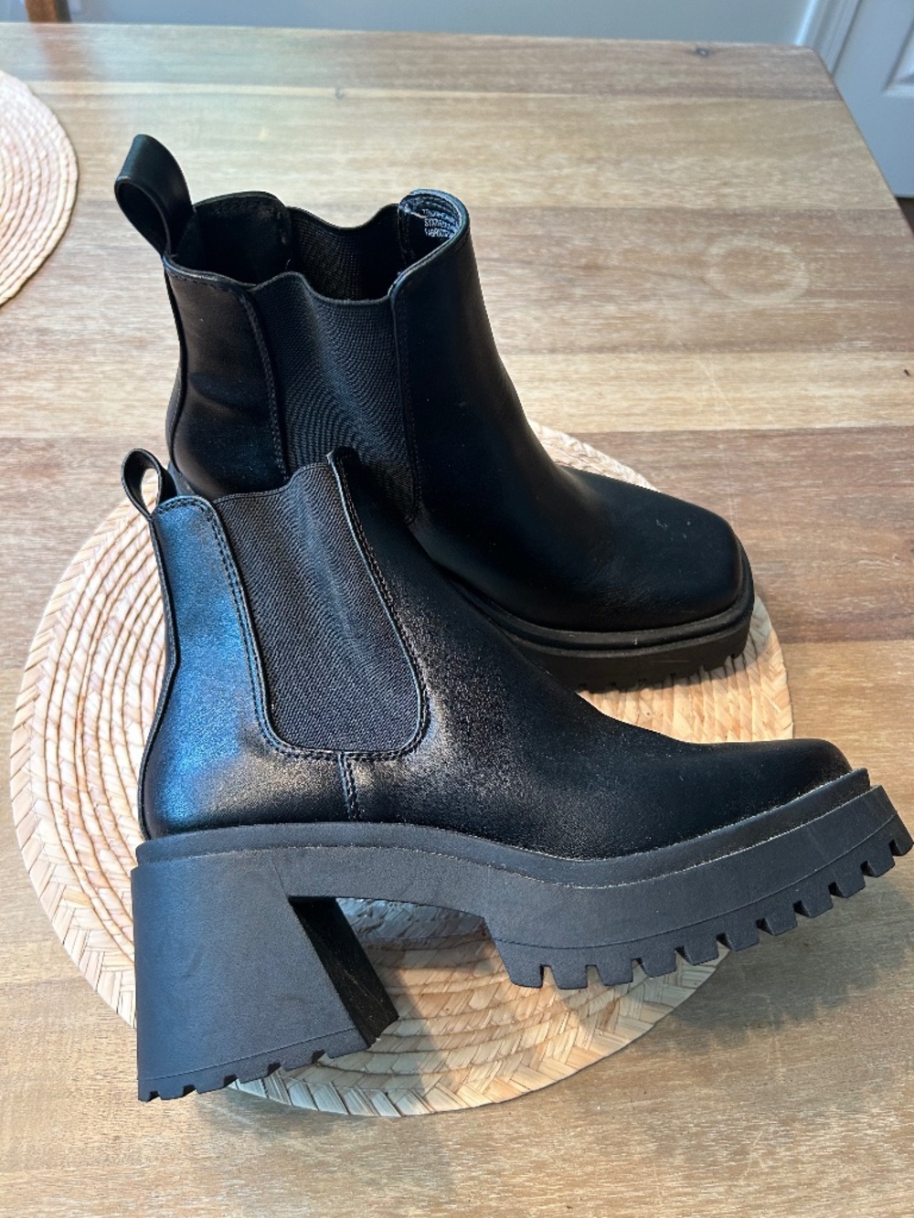 THE MADDEN GIRL TRIUMPH BLACK FASHION BOOT - SIZE 6.5